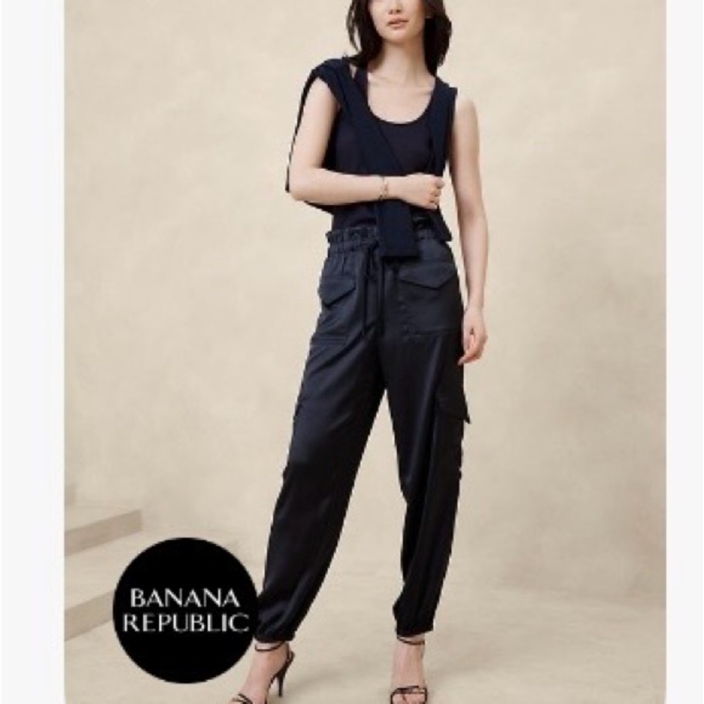 Banana Republic Women's navy satin joggers